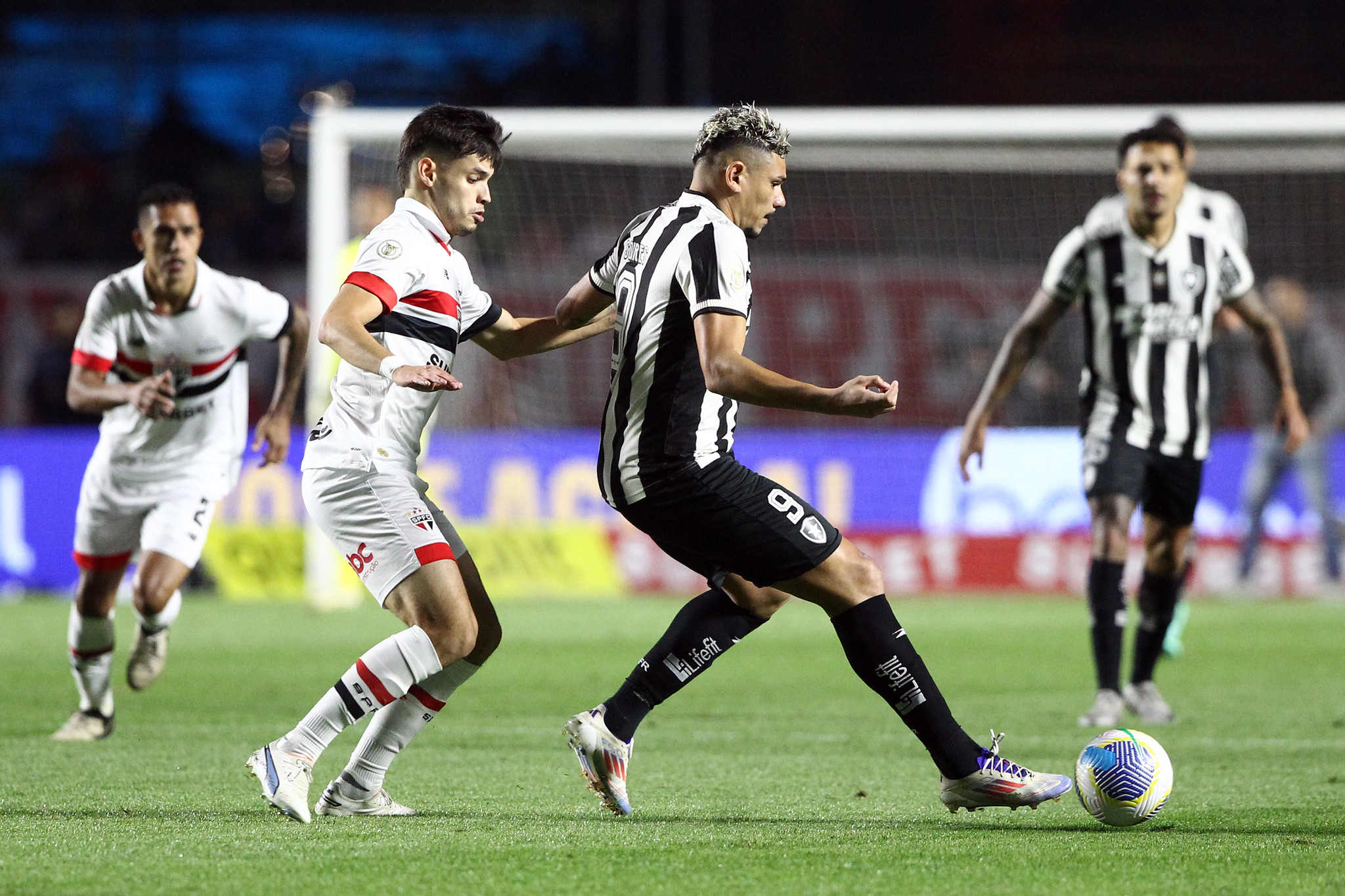 São Paulo tem dois desfalques contra o Botafogo veja provável