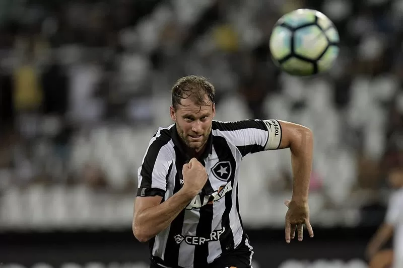Joel Carli Botafogo Vélez