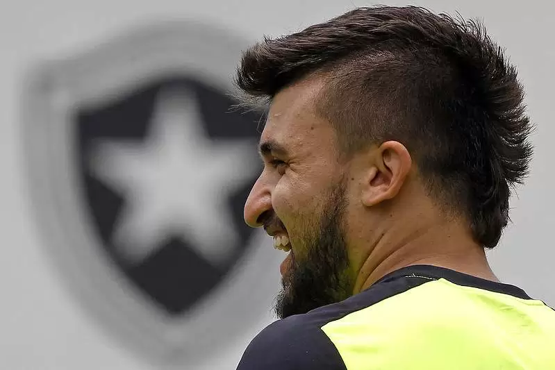 Victor Luis Botafogo compra