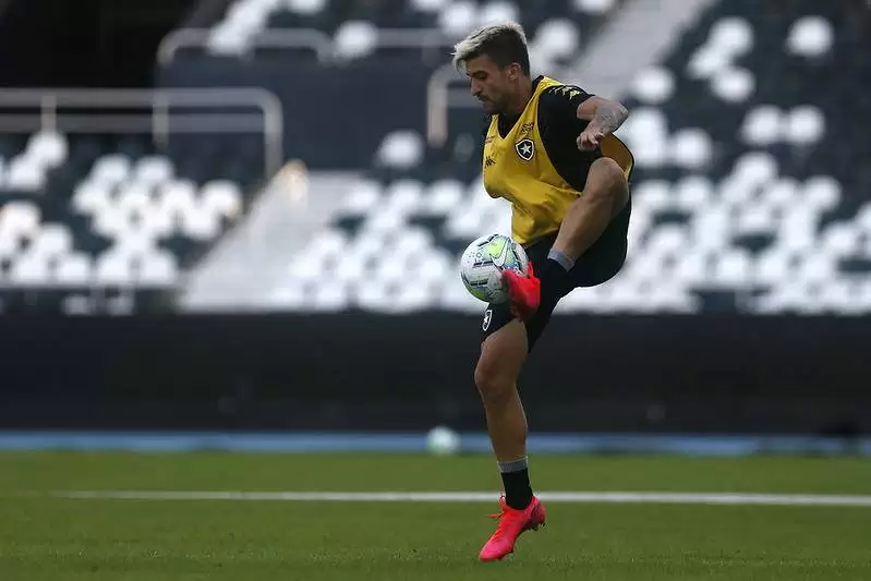 victor luis botafogo athletico-pr escalação