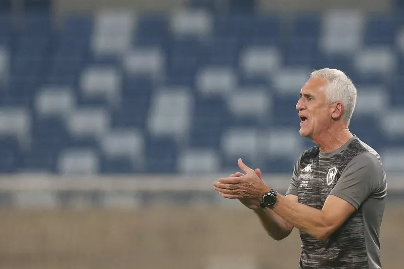 Botafogo Cuiabá Flávio Tenius Copa Brasil