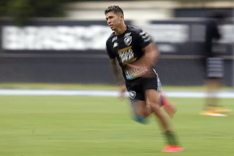 botafogo athletico-pr escalacao