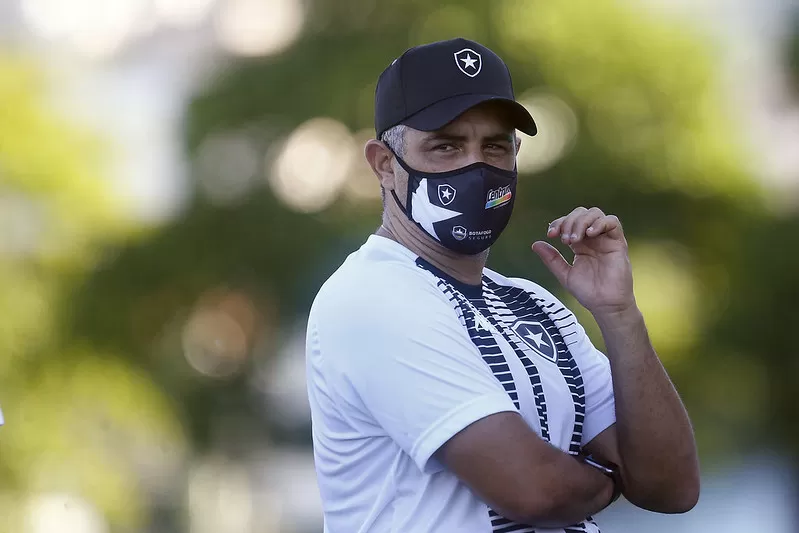 Marcelo Chamusca Kanu Botafogo