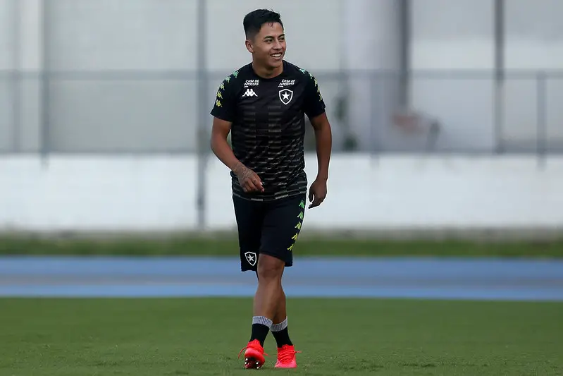 Botafogo negociar atletas