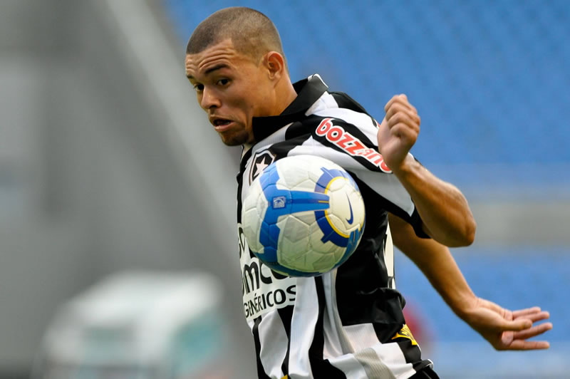 Marcelo Cordeiro cobra quase R 800 mil do Botafogo na Justiça Fogo