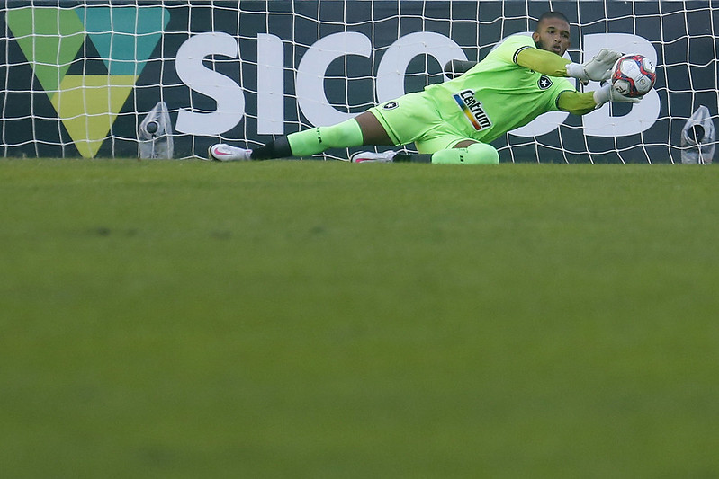 diego loureiro botafogo goiás