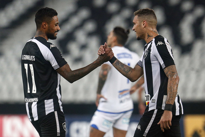rafael navarro renovação botafogo