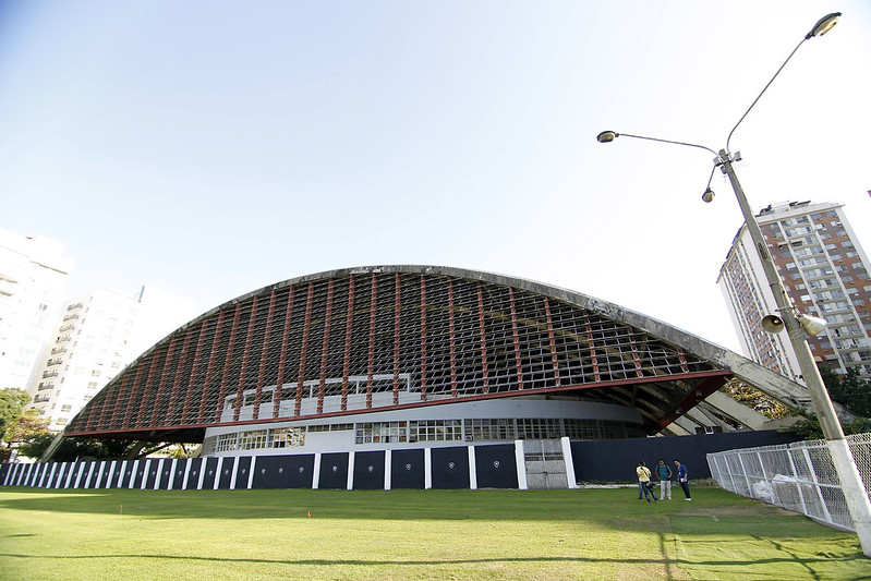 botafogo caio martins