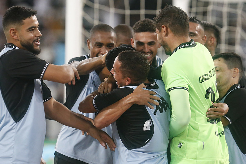 botafogo john textor carlos eduardo lino