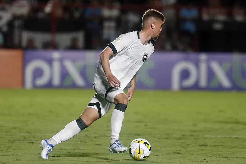 lucas fernandes botafogo atletico-go
