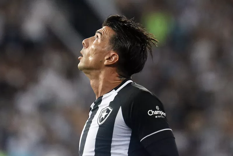 victor cuesta kanu botafogo