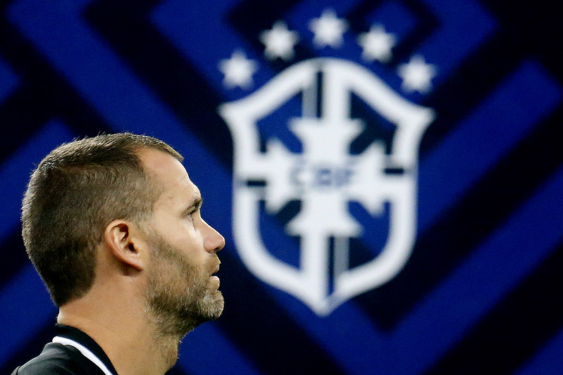 joel carli botafogo internacional