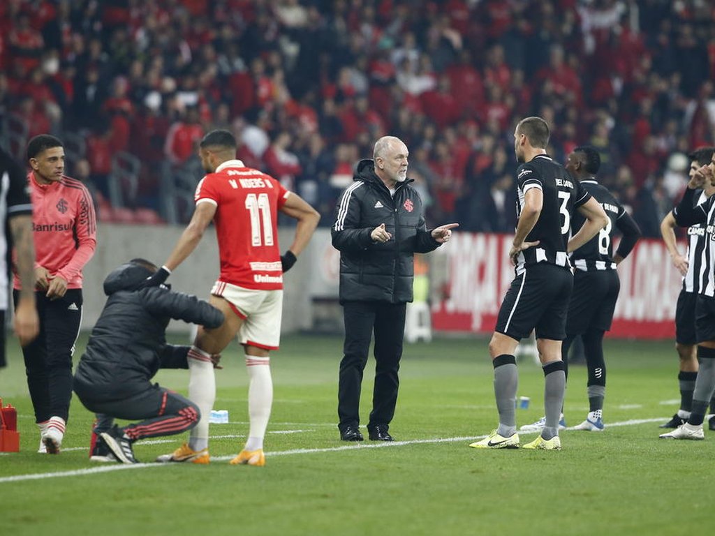 mano menezes internacional botafogo