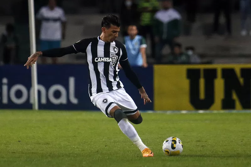 victor cuesta botafogo selecao