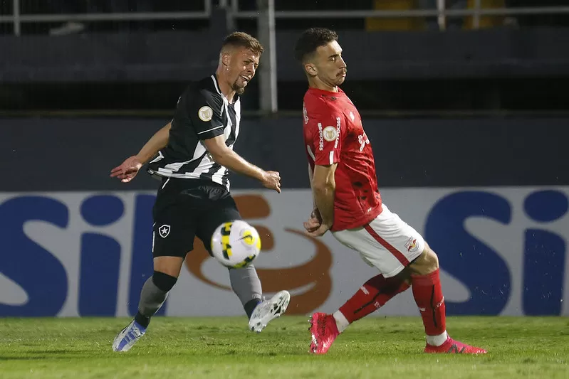lucas fernandes botafogo bragantino