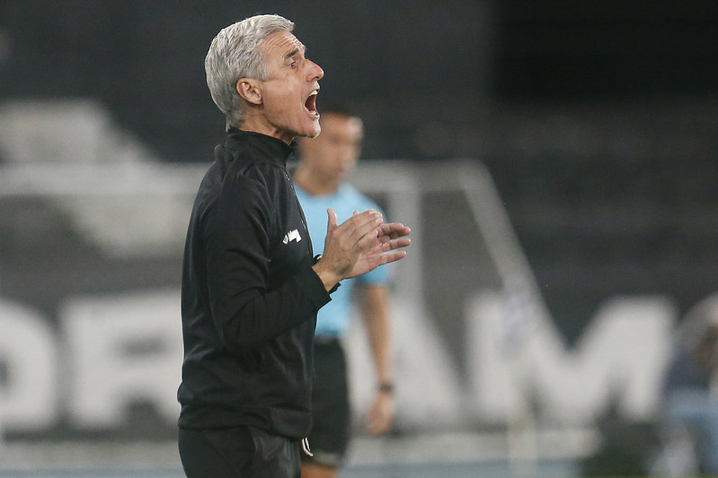 luis castro botafogo atletico-go campeonato brasileiro