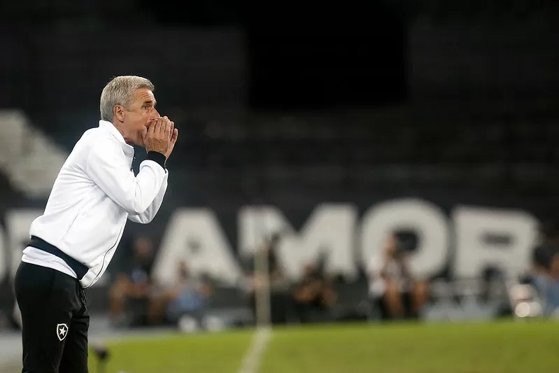 luis castro botafogo campeonato brasileiro