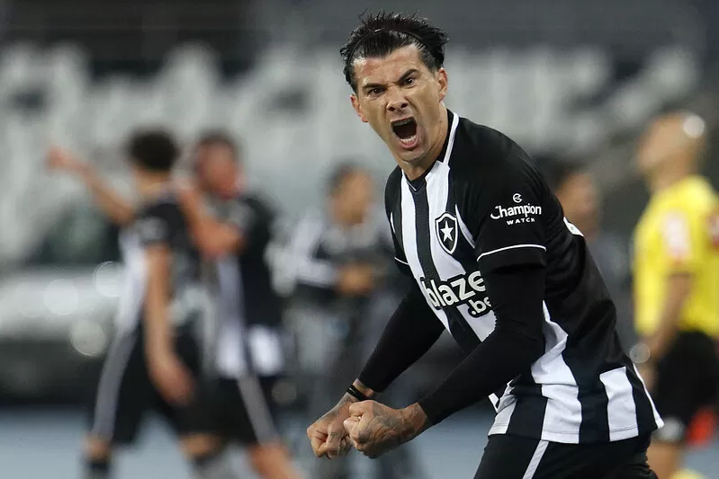 botafogo coritiba victor cuesta