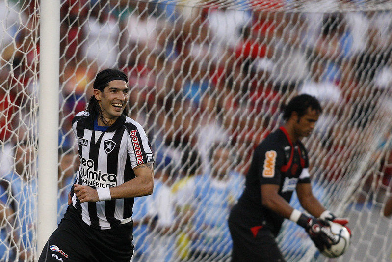 loco abreu calçada da fama maracana