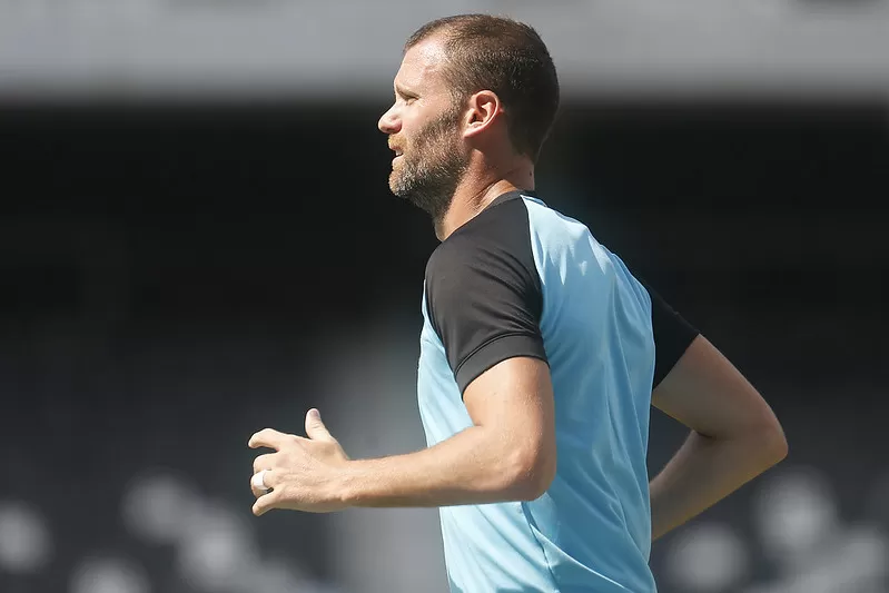 carli renovação botafogo