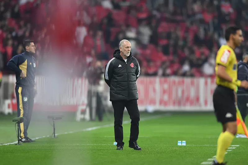 mano menezes botafogo internacional