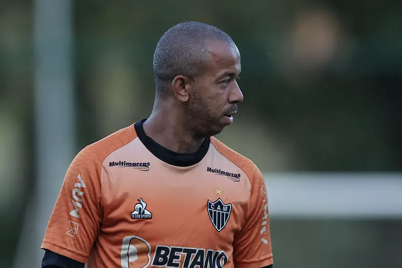 Cruzeiro anuncia contratação de Chay, do Botafogo, cruzeiro