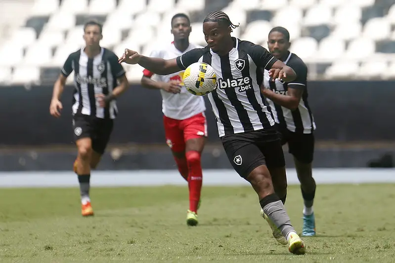 Botafogo B Vence Red Bull Bragantino Em Amistoso No Nilton Santos ...