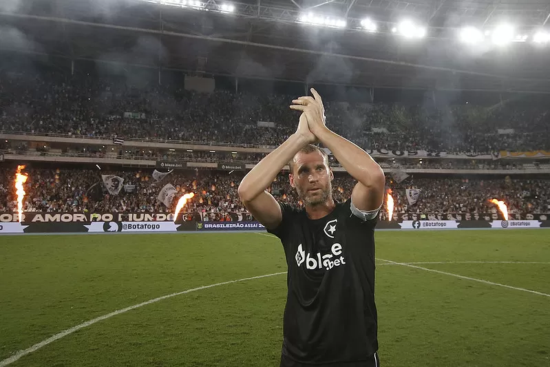 carli botafogo renovação