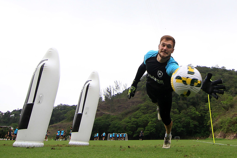 lucas perri botafogo