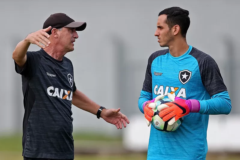 flavio tenius botafogo gatito