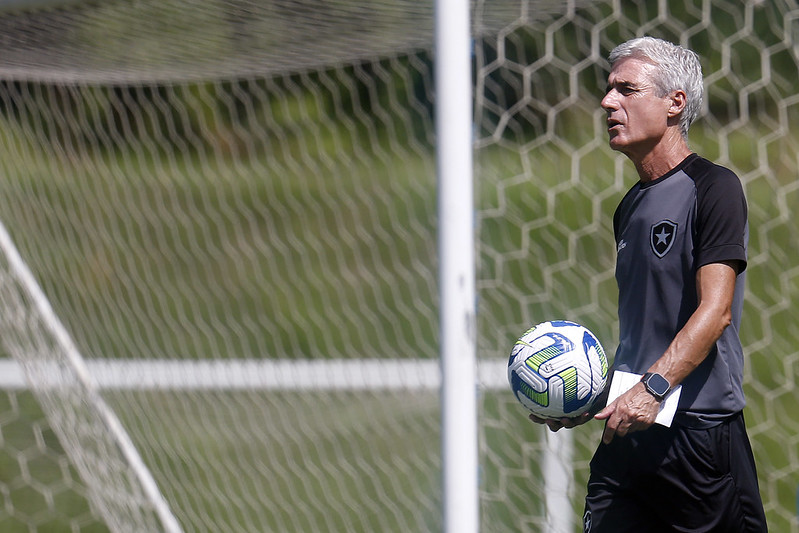 luis castro botafogo brasiliense