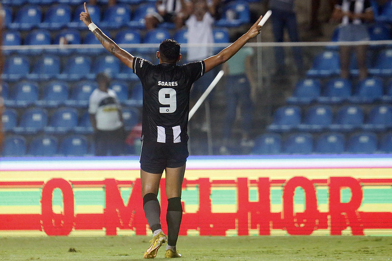 tiquinho soares botafogo brasiliense