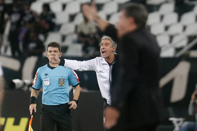 luis castro botafogo corinthians