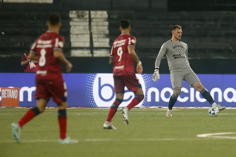 lucas perri botafogo fortaleza campeonato brasileiro