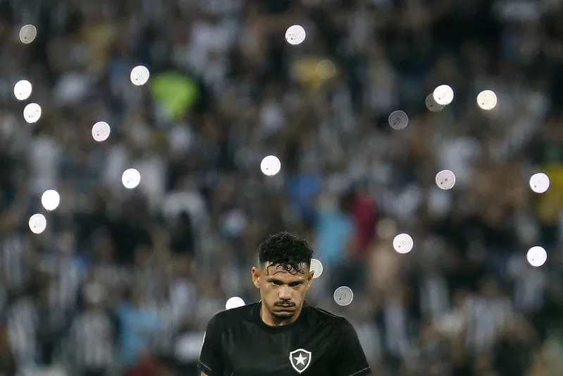 tiquinho soares botafogo bragantino