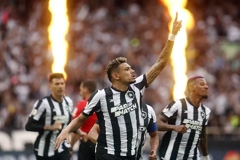 tiquinho soares botafogo coritiba