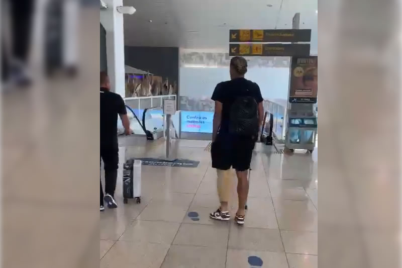 botafogo tiquinho soares muleta