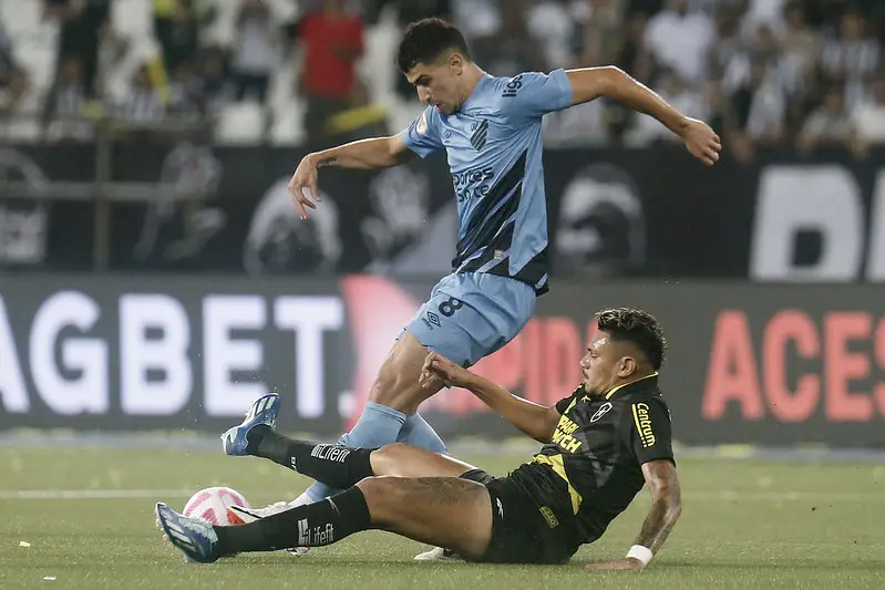 botafogo athletico-pr tiquinho soares (2)