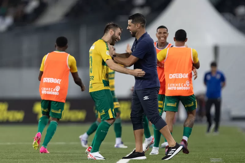 botafogo cuiabá carlos eduardo mansur