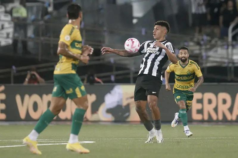botafogo cuiabá uis henrique