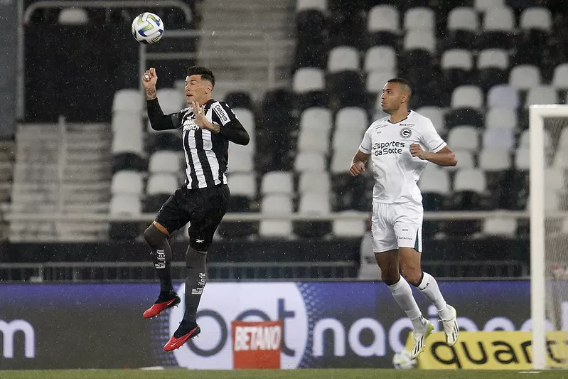 botafogo goiás campeonato brasileiro victor cuesta