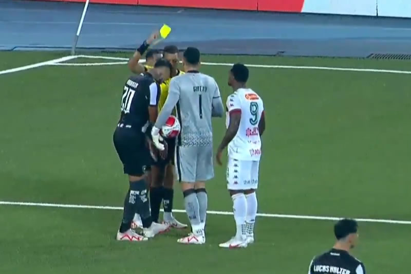 botafogo portuguesa alexander barboza