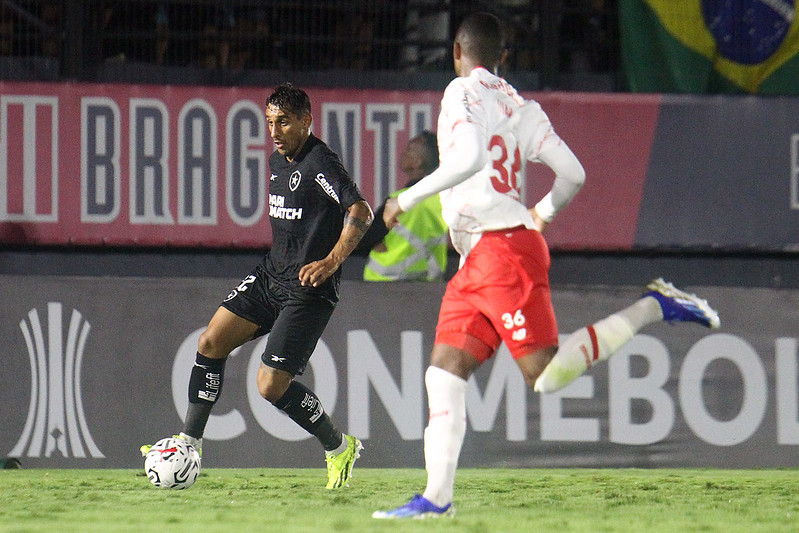 botafogo red bull bragantino damian suarez