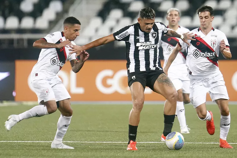 botafogo atletico-go tiquinho soares