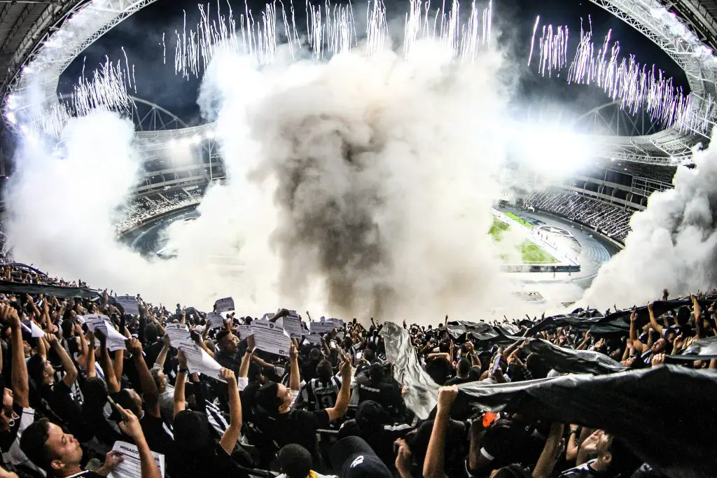botafogo athletico-pr torcida nilton santos