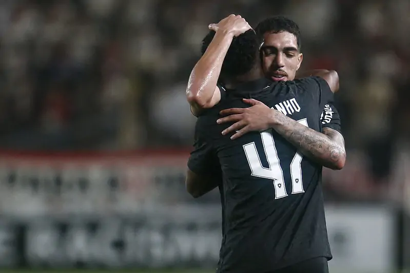 botafogo universitario hugo jeffinho