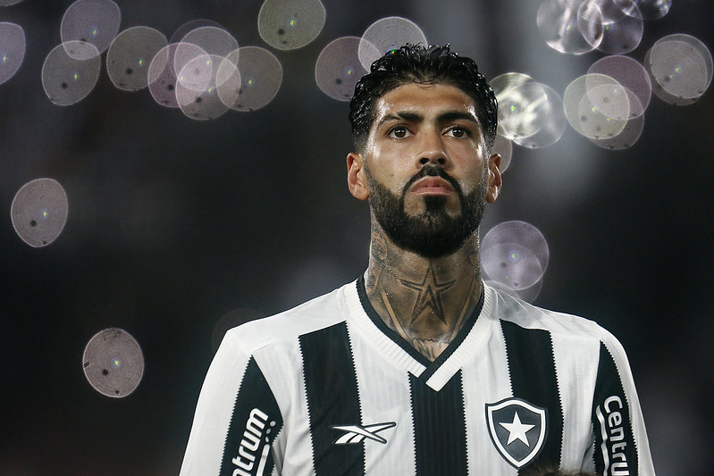 botafogo vitoria alexander barboza zagueiro
