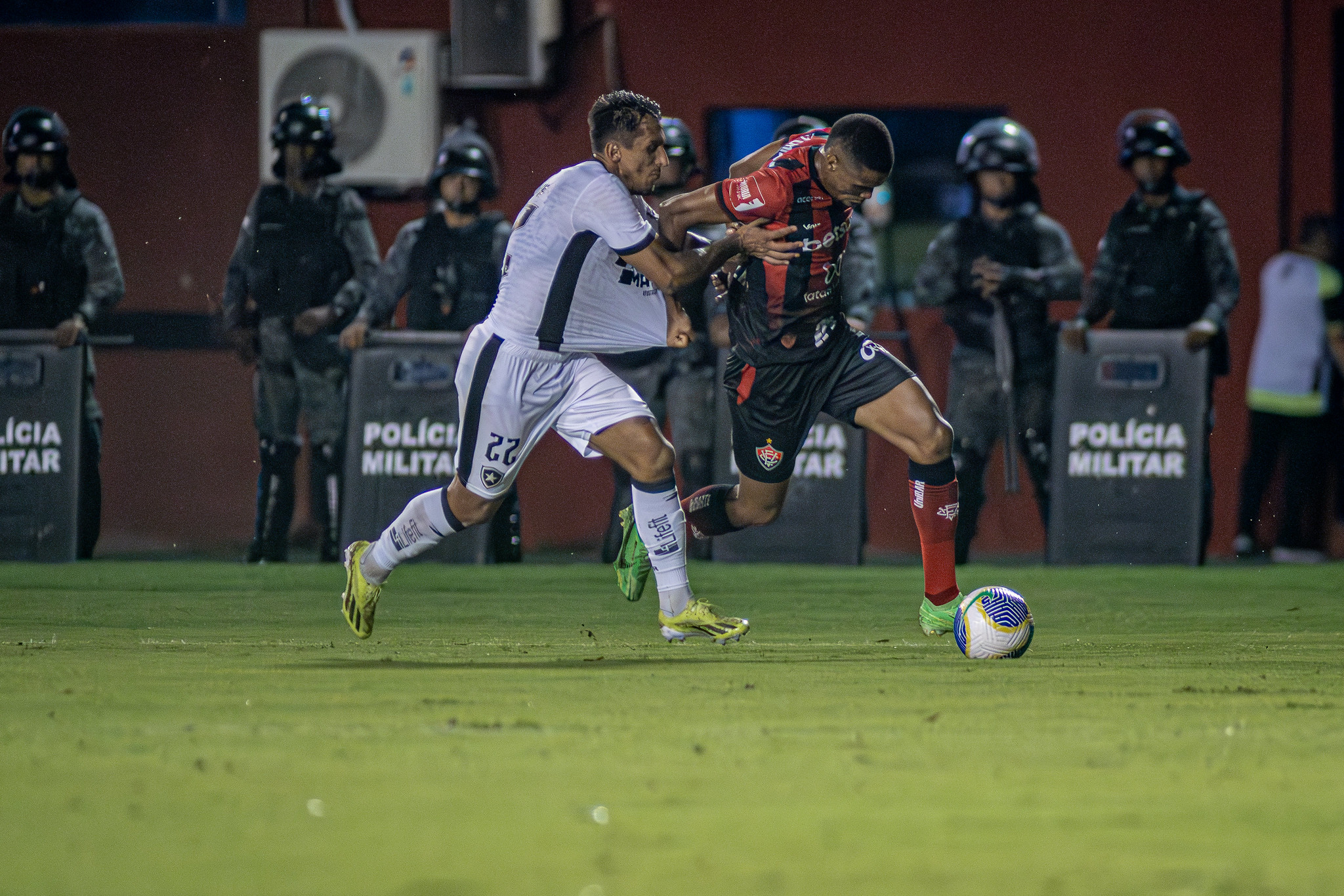 botafogo vitória damián suárez