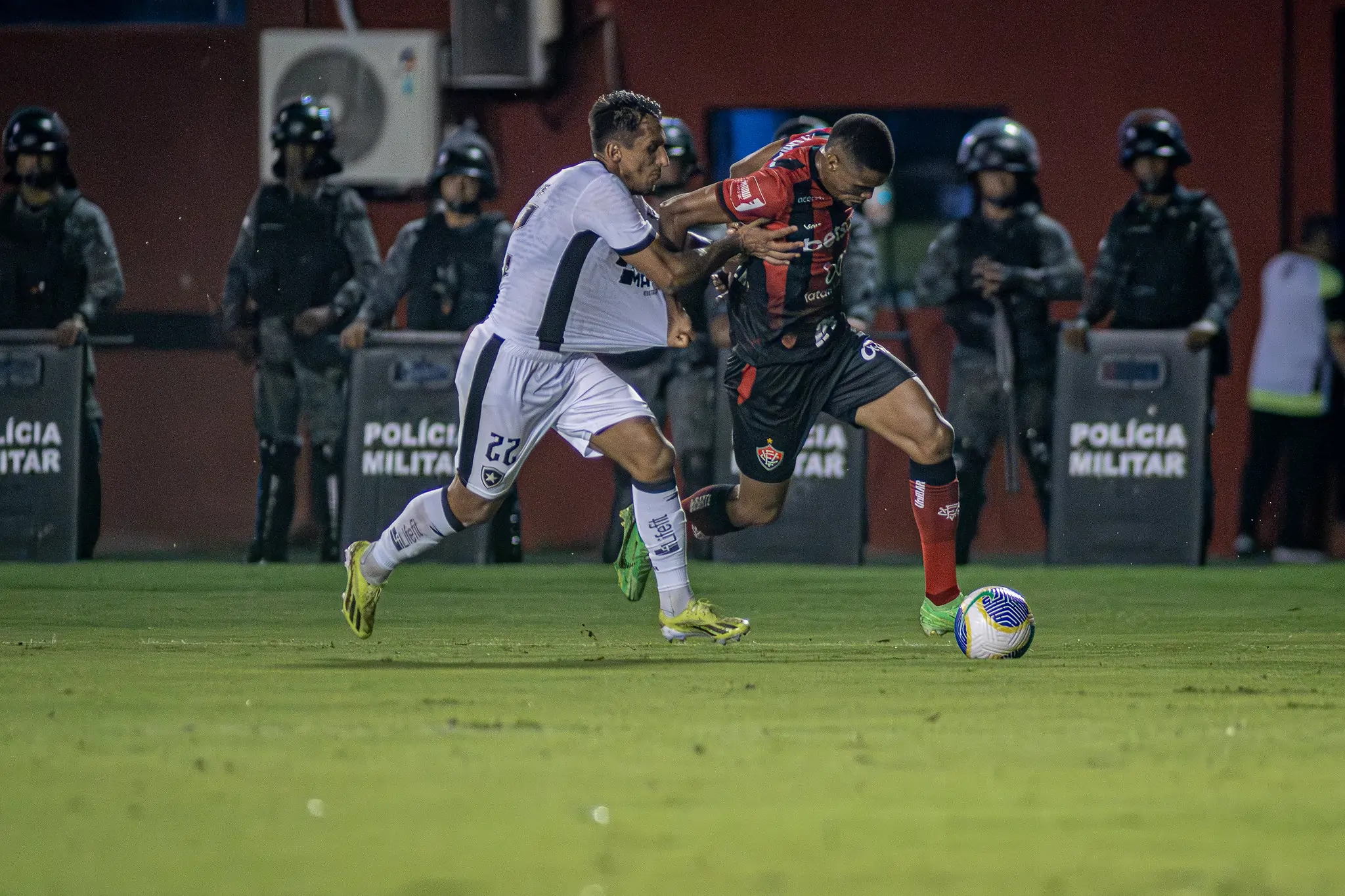 botafogo vitória damián suárez