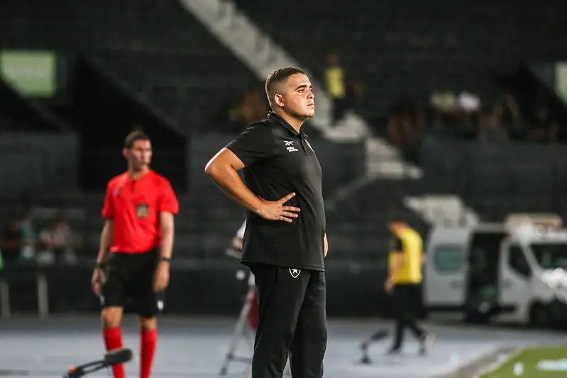 leo goulart botafogo feminino